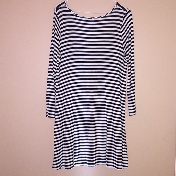 T-shirt Dress - Picture 2 of 3